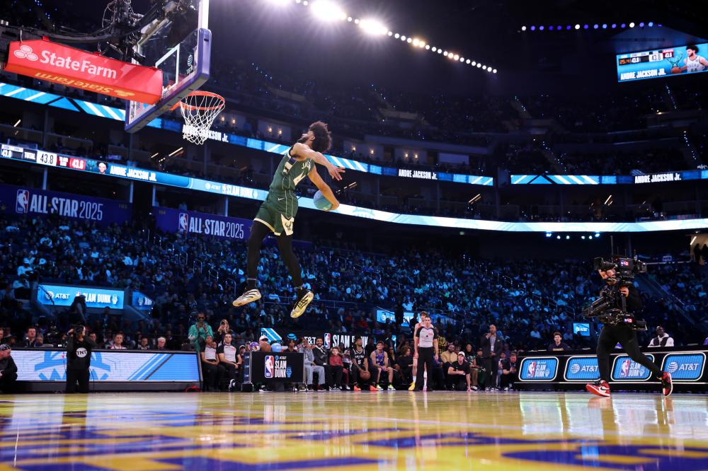 西蒙斯在防 西蒙斯在防