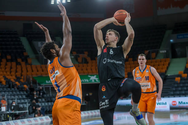 激进的防守 激进的防守