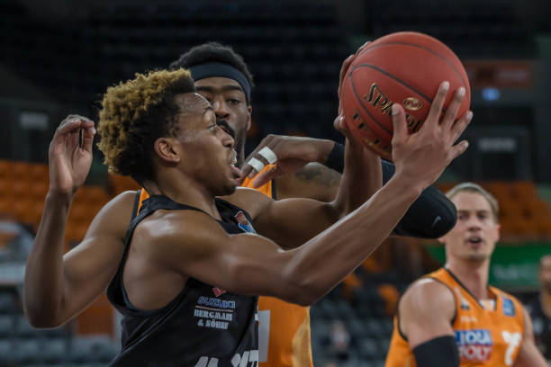 皇马后防 皇马后防